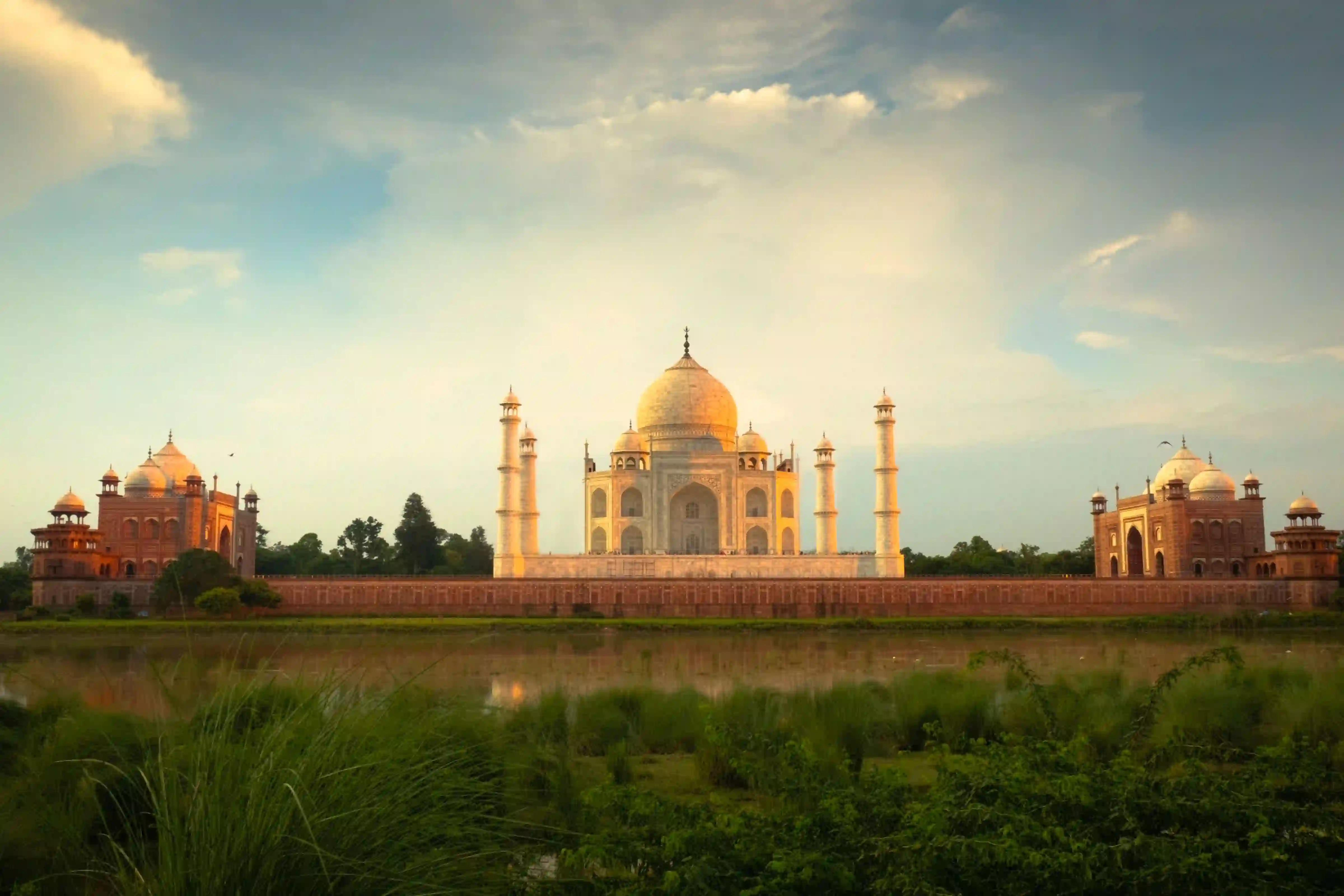 Taj Mahal Sunrise tour from Delhi by Car
