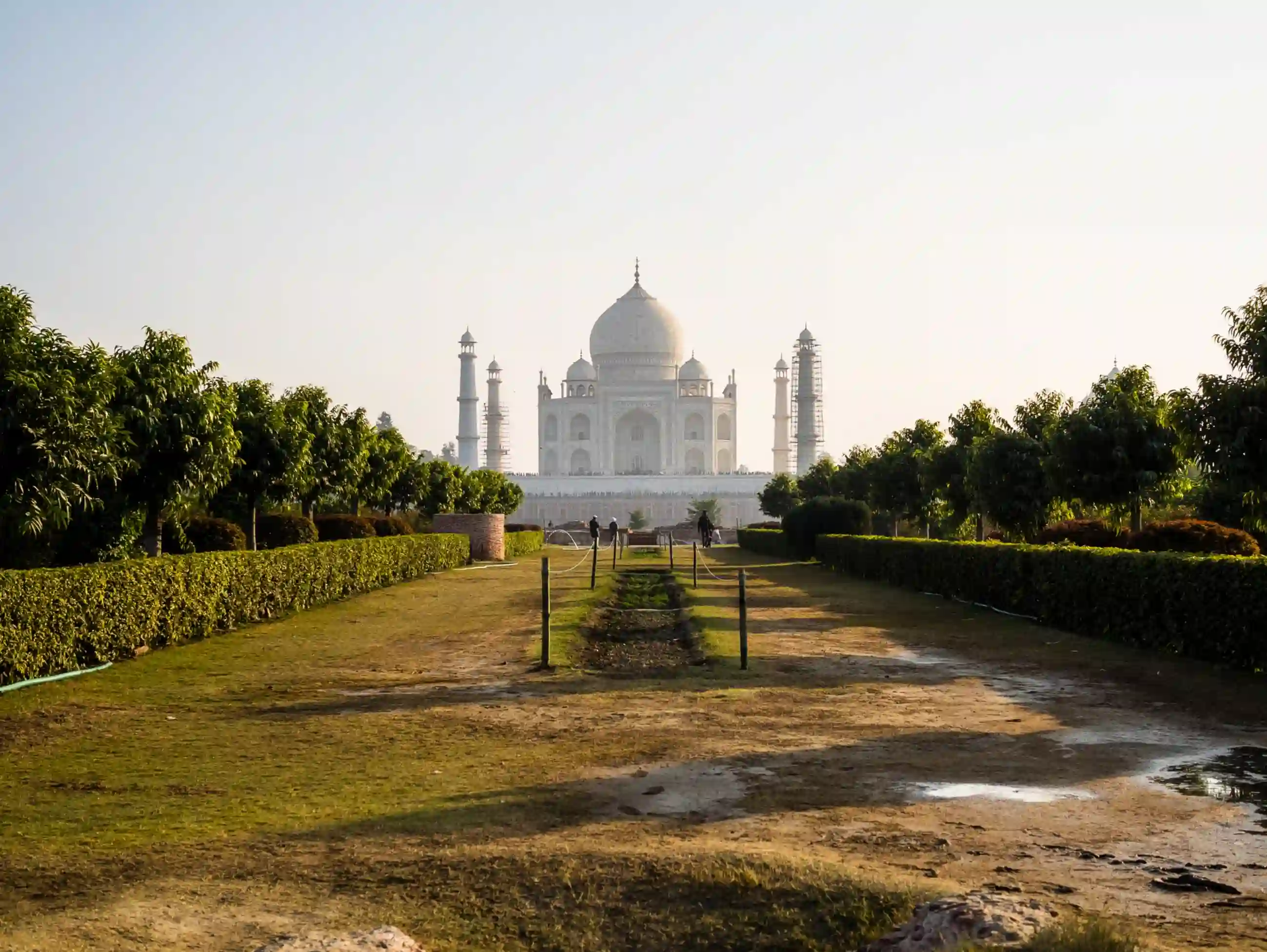 Taj Mahal tour by Luxury Car from Delhi