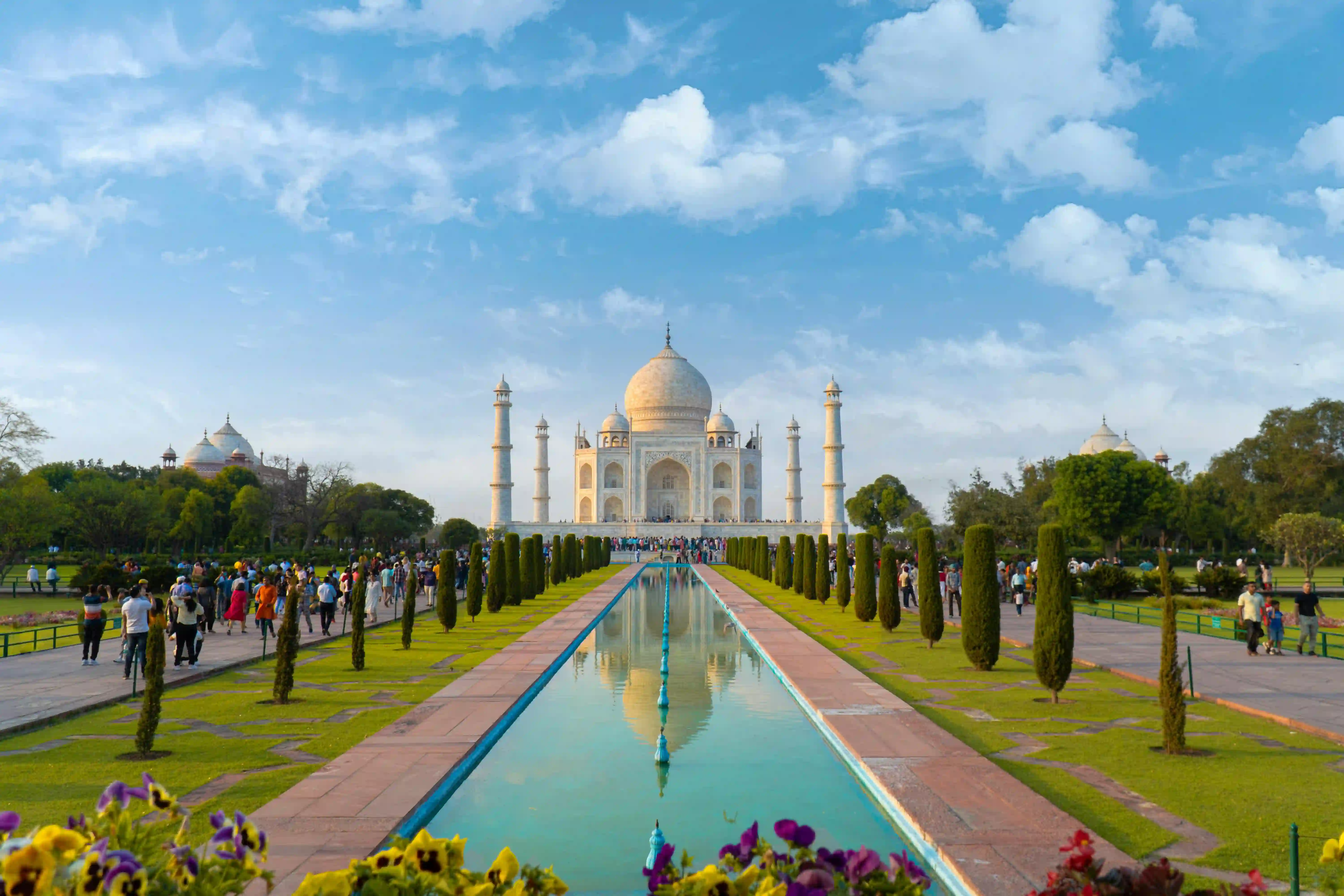 Taj Mahal tour by Luxury Car from Delhi
