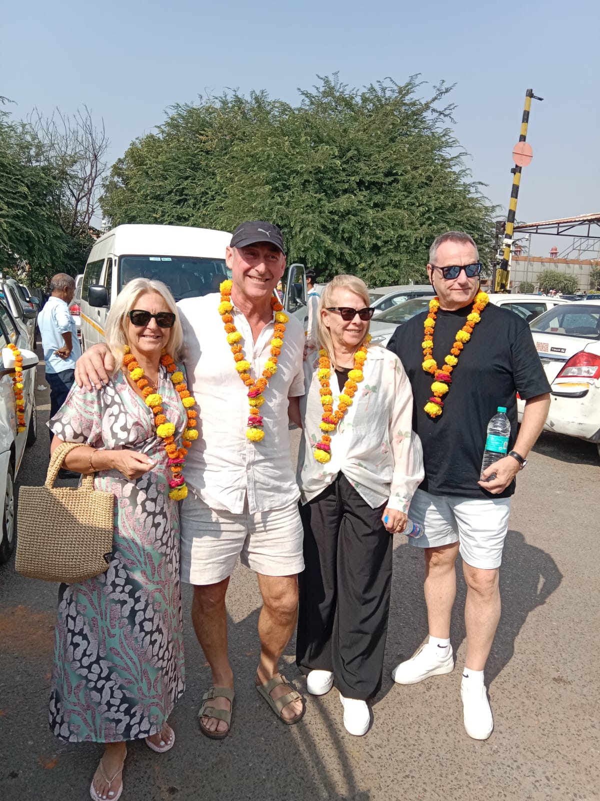 Taj Mahal tour by Luxury Car from Delhi
